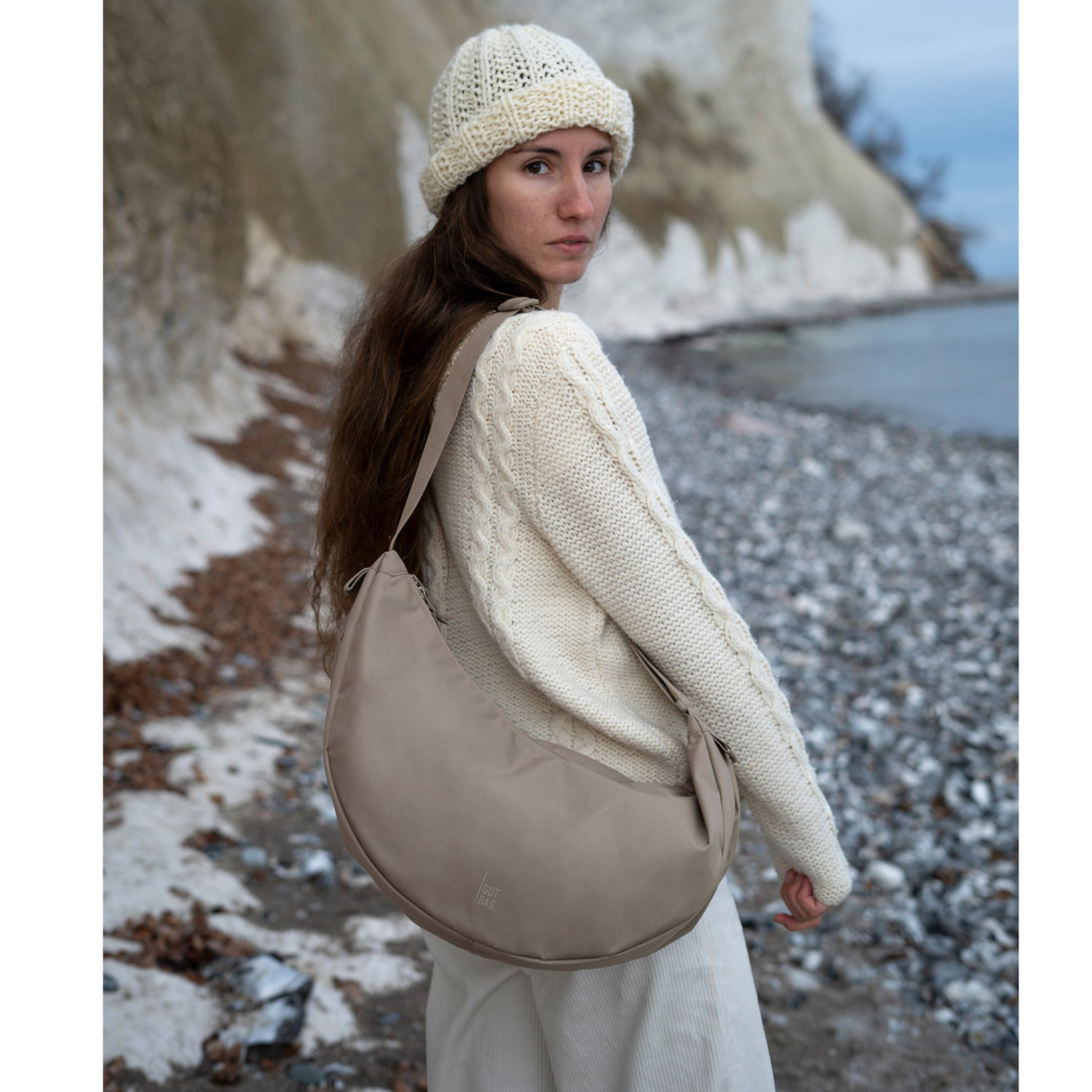 Got Bag Umhängetasche / Crossbody Moon Bag Large seal